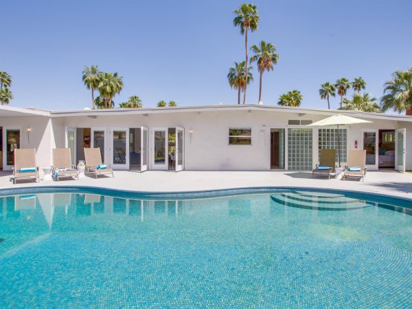 Palm Springs Home 990917