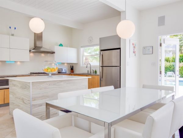 Palm Springs Home 990917