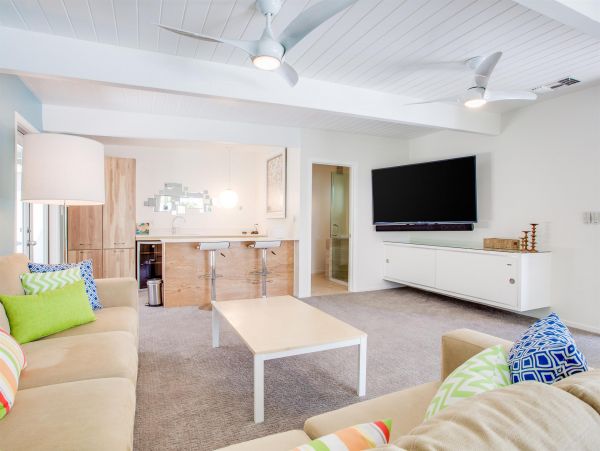 Palm Springs Home 990917