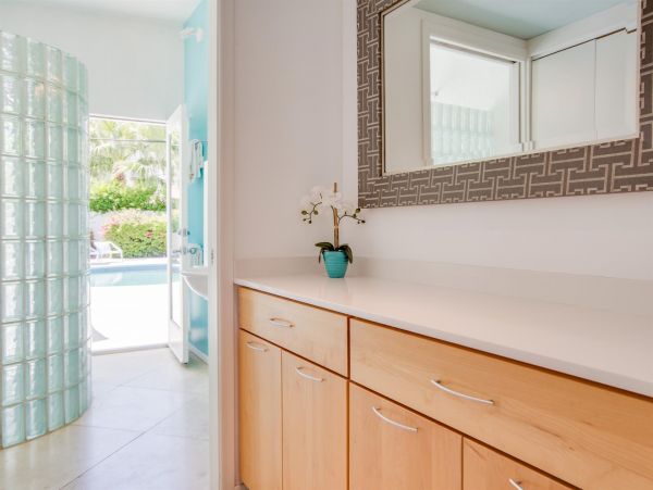 Palm Springs Home 990917