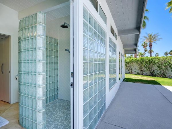 Palm Springs Home 990917