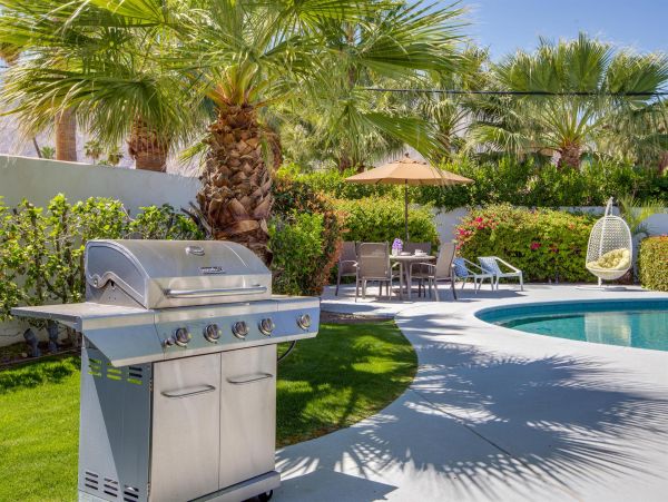 Palm Springs Home 990917