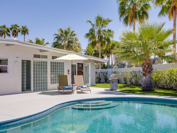 Palm Springs Home 990917