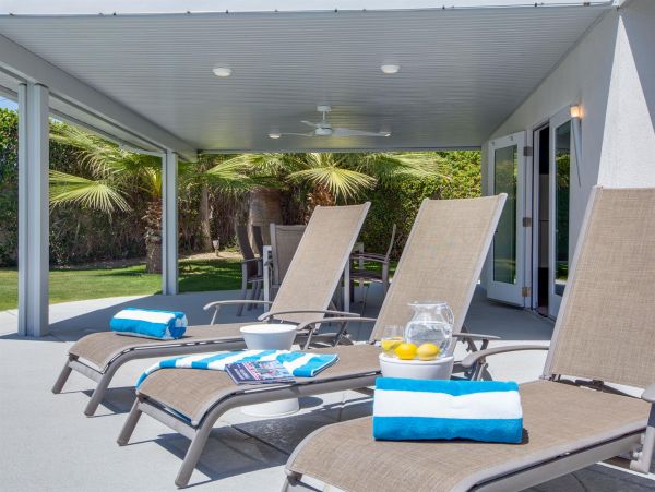 Palm Springs Home 990917