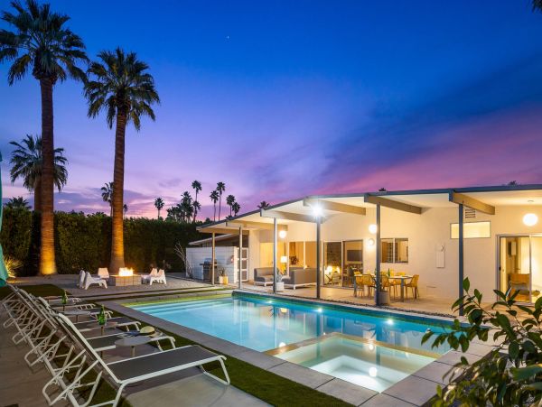 Palm Springs Home 990918