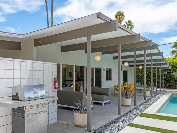 Palm Springs Home 990918