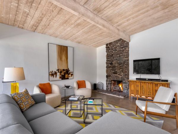 Palm Springs Home 990918