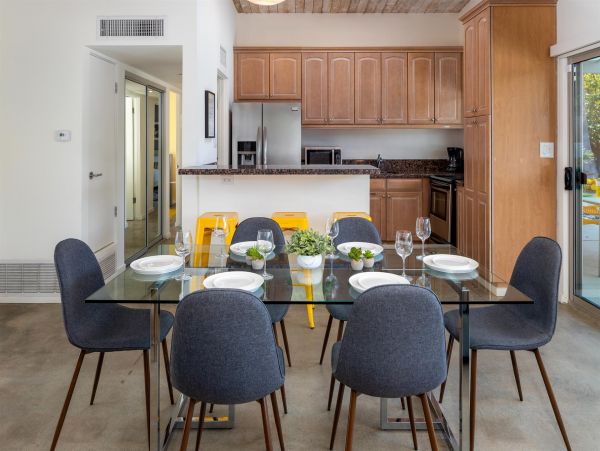 Palm Springs Home 990918