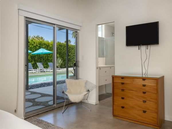 Palm Springs Home 990918