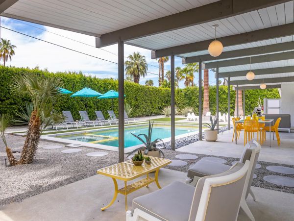 Palm Springs Home 990918