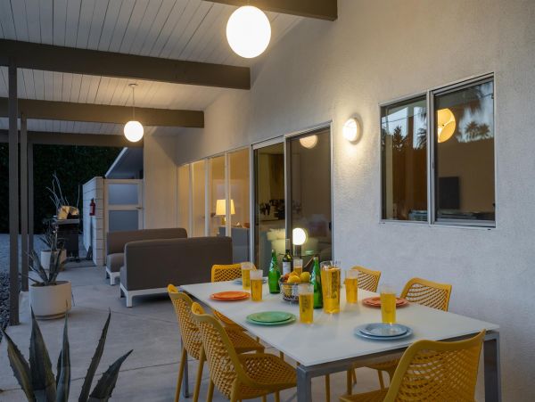 Palm Springs Home 990918