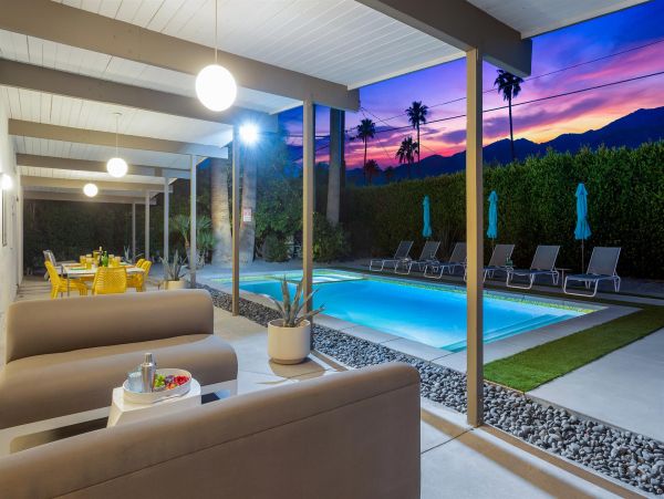 Palm Springs Home 990918