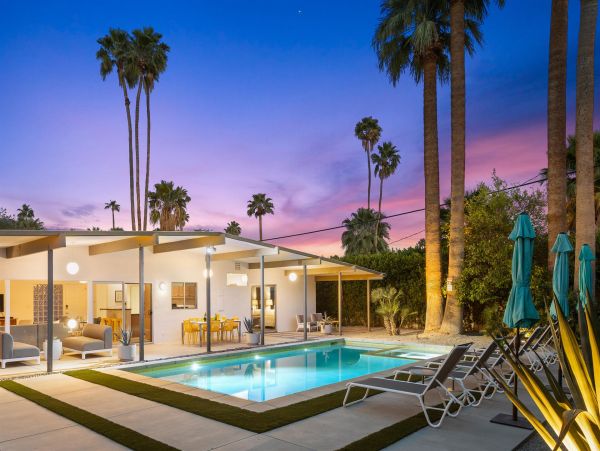 Palm Springs Home 990918