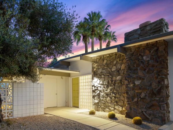 Palm Springs Home 990918