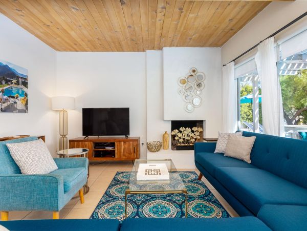 Palm Springs Home 990919