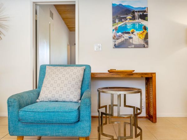 Palm Springs Home 990919