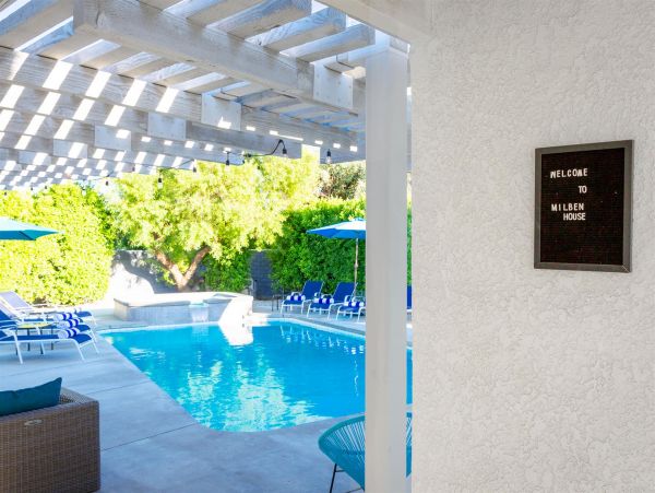Palm Springs Home 990919