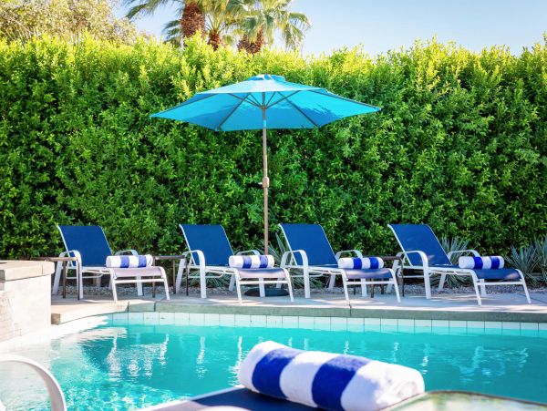 Palm Springs Home 990919