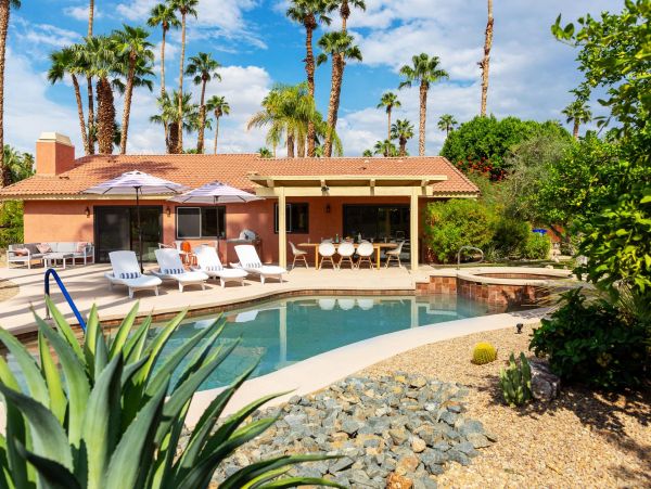 Palm Springs Home 990920