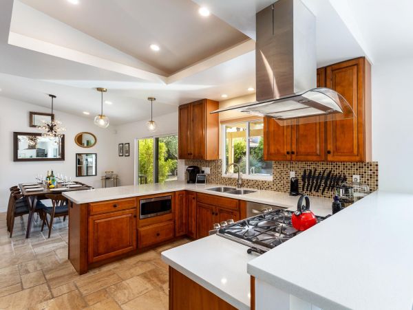 Palm Springs Home 990920