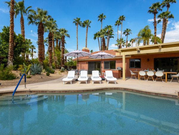 Palm Springs Home 990920