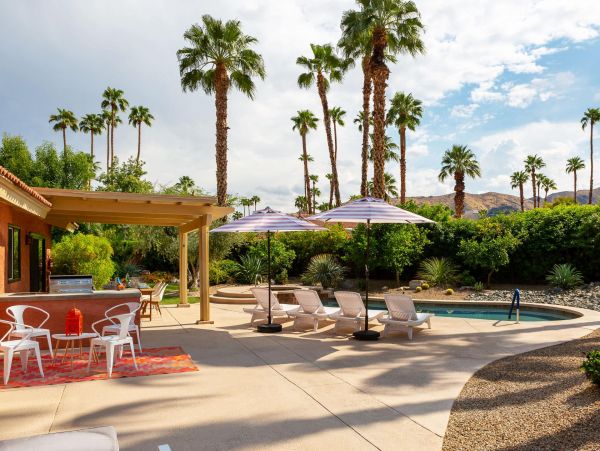 Palm Springs Home 990920
