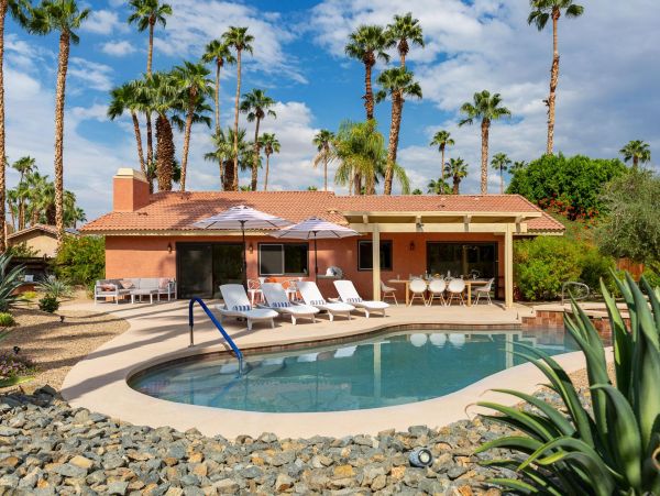 Palm Springs Home 990920