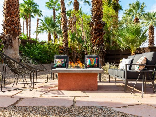 Palm Springs Home 990920