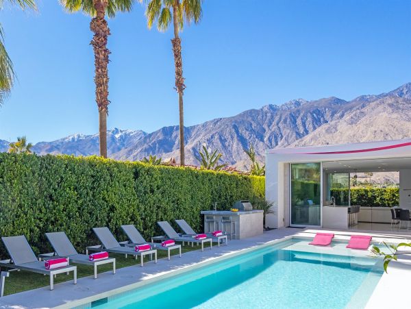 Palm Springs Home 990921