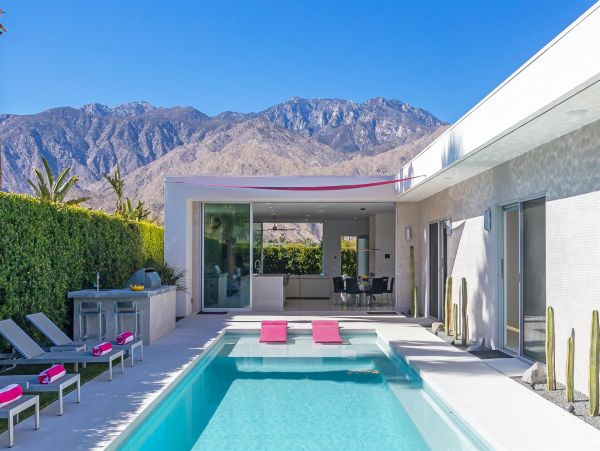 Palm Springs Home 990921