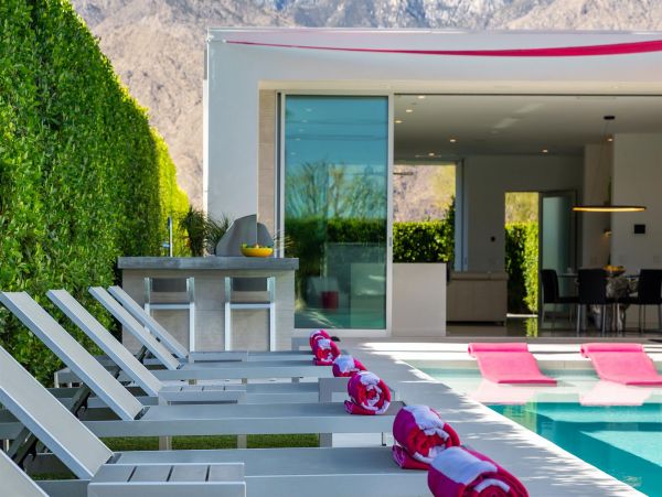 Palm Springs Home 990921