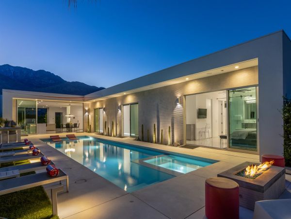 Palm Springs Home 990921