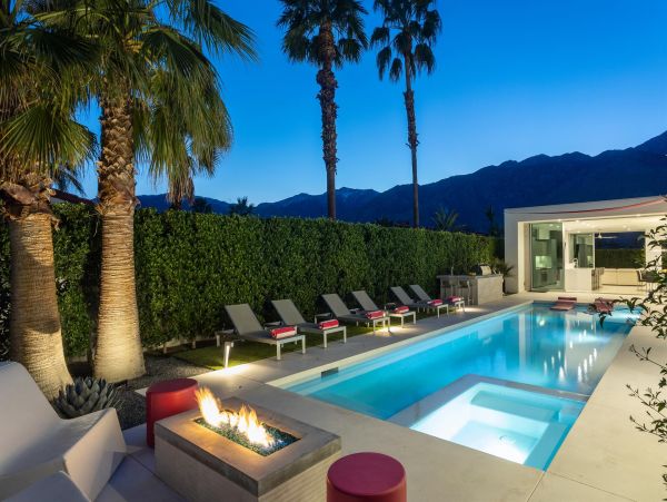 Palm Springs Home 990921