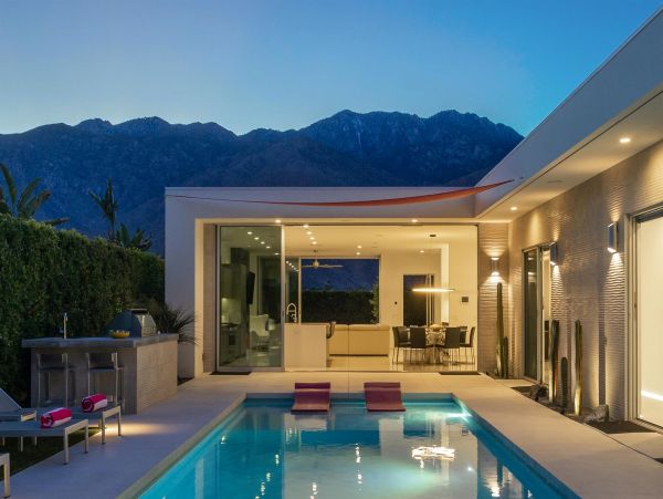 Palm Springs Home 990921