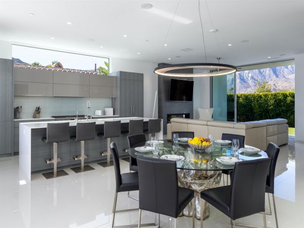 Palm Springs Home 990921
