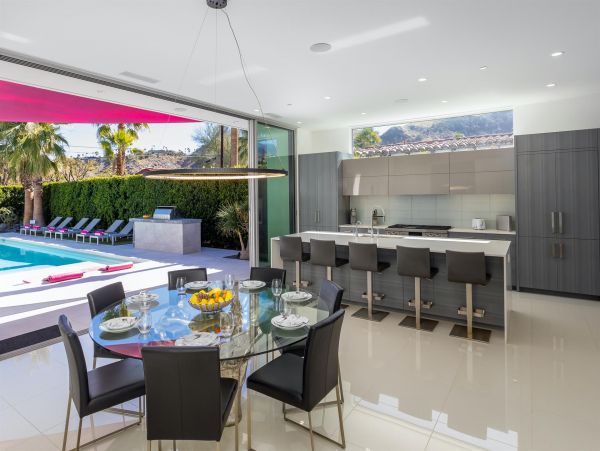 Palm Springs Home 990921