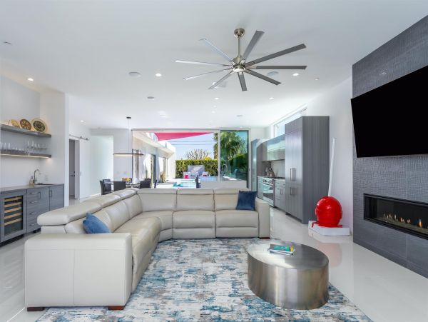 Palm Springs Home 990921