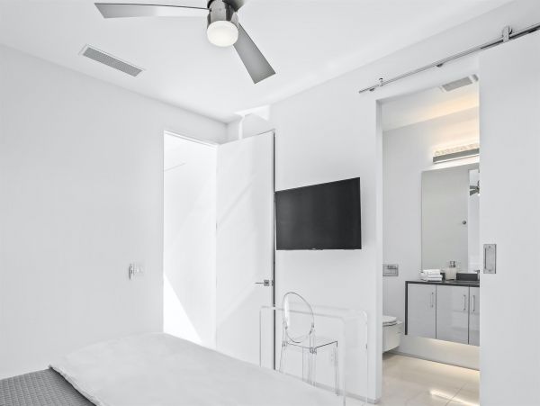 Palm Springs Home 990921