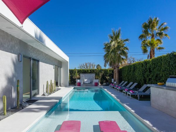 Palm Springs Home 990921