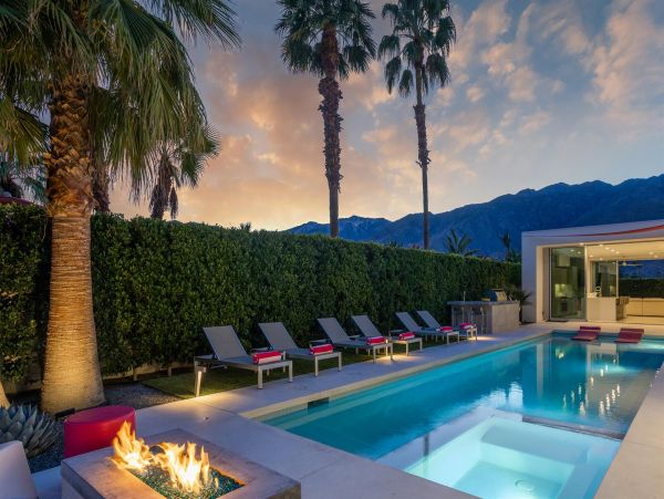 Palm Springs Home 990921