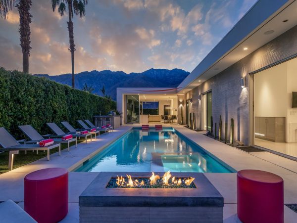 Palm Springs Home 990921