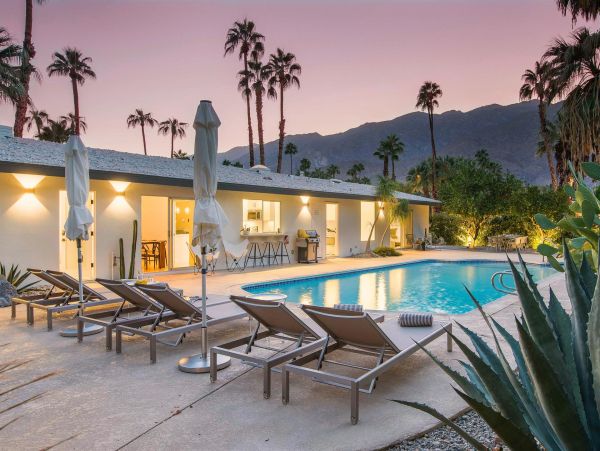 Palm Springs Home 990922