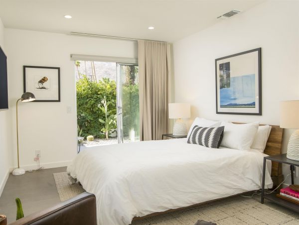 Palm Springs Home 990922