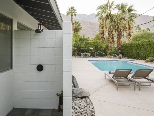 Palm Springs Home 990922