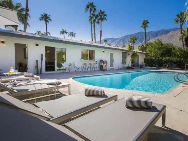 Palm Springs Home 990922
