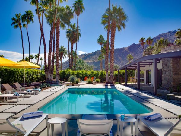 Palm Springs Home 990923
