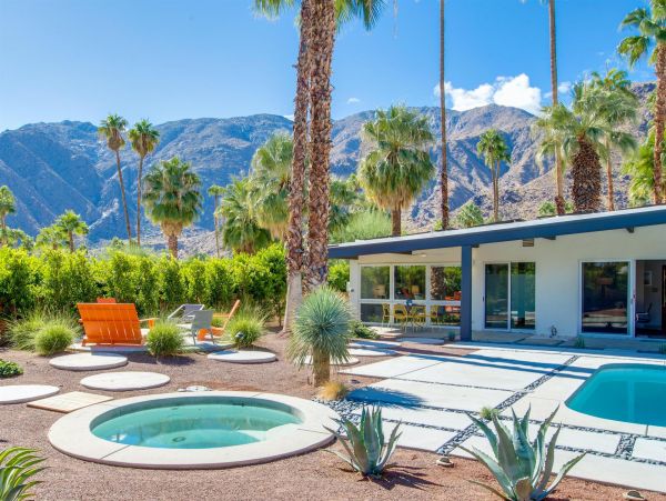 Palm Springs Home 990923