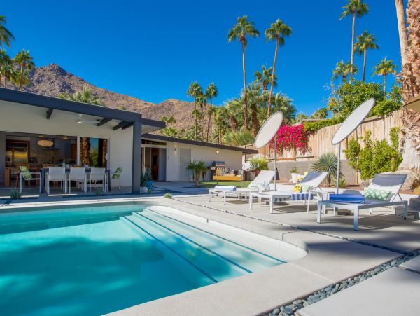 Palm Springs Home 990923