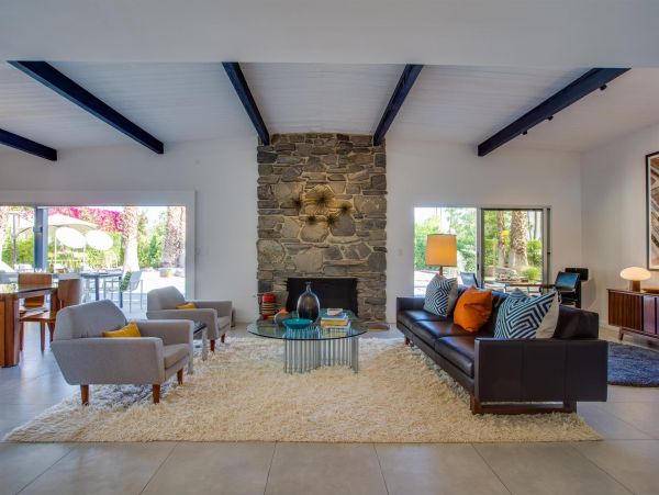 Palm Springs Home 990923