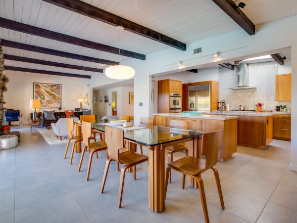 Palm Springs Home 990923